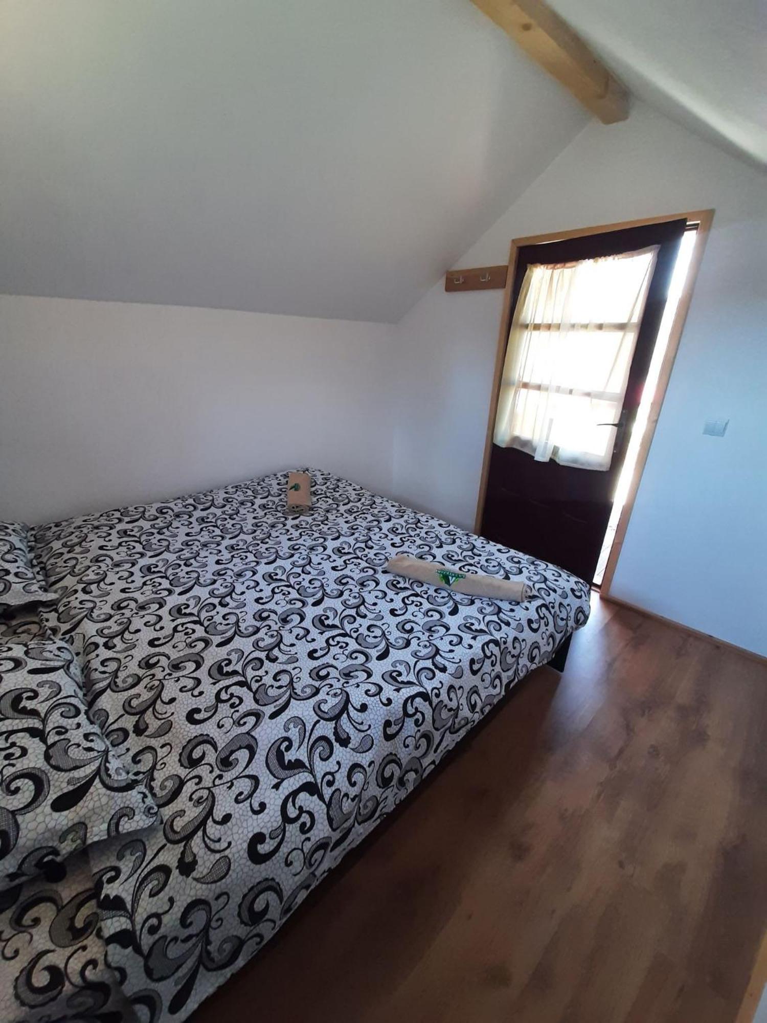 La 3 Stejari, Calimanesti Hotel Salatrucel Kültér fotó